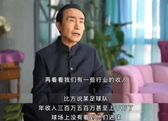 克里斯蒂娜意识到，也许这个男人是自已一生的等待，便在考妮特的陪伴下，踏上了寻爱之旅爱情甜不辣TheSweetestThing(2002)导演:罗杰·昆宝编剧:NancyPimental主演:卡梅隆·迪亚兹/托马斯·简/克里斯蒂娜·艾伯盖特/塞尔玛·布莱尔/杰森·贝特曼类型:喜剧/爱情制片国家/地区:美国语言:英语上映日期:2002-04-12片长:88分钟/Argentina:85分钟/Colombia:82分钟/Netherlands:87分钟/Spain:90分钟(unratedversion)/USA:90分钟(unratedversion)又名:索女十诫/甜姐不辣/甜美夜归人/最甜蜜的事。